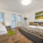 apartment fuer 5 personen mit hund schlafzimmer doppelbett einzelbett grossglockner